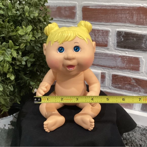 “5/$25” - Cute Baby Doll by Jazwares LLC Signed by Xavier Roberts - Excellent - Picture 13 of 13